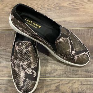 Cole Hahn Sz 10.5 Snake print sneakers, worn once